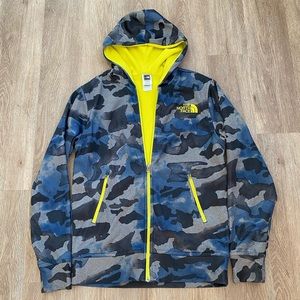 The North face men camouflage Sport jacket ✨size s